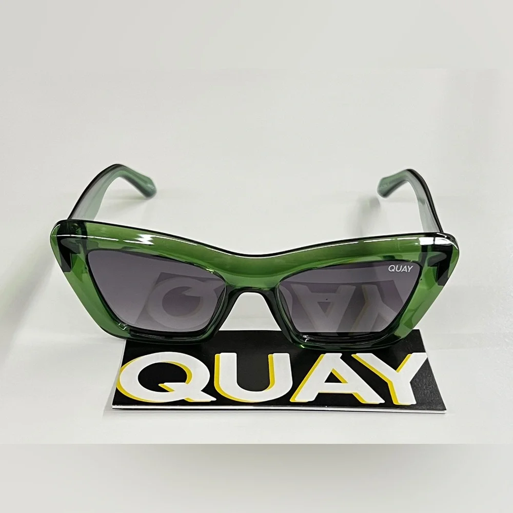 QUAY AUSTRALIA On the Radio 50mm Cat Eye Sunglasses in Green /Smoke